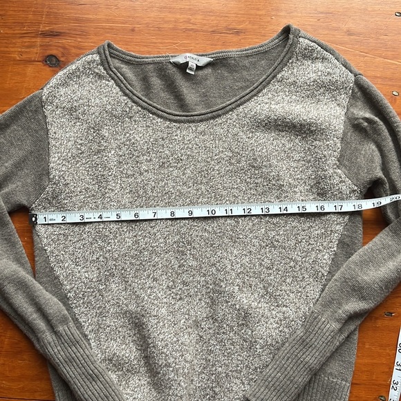 Athleta wool tan/grey sweater - Picture 5 of 9